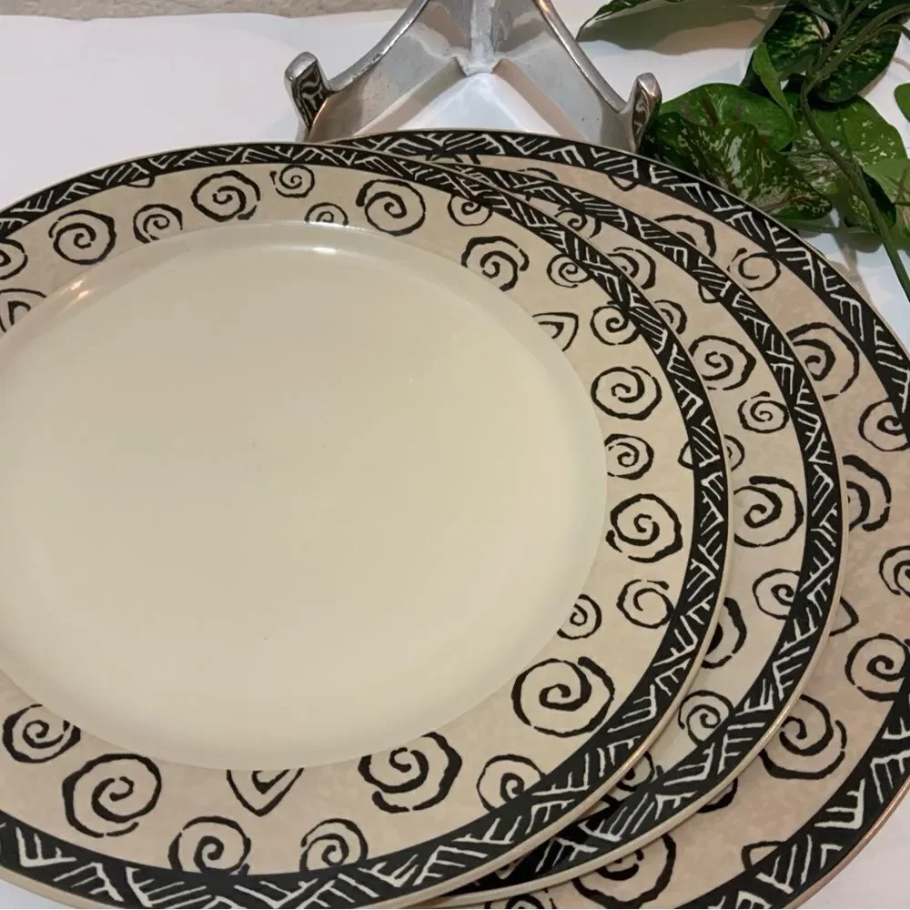 Sakura Stoneware Round Platter Desert Sands 12.5”  & 2 dinner plates 10.5”